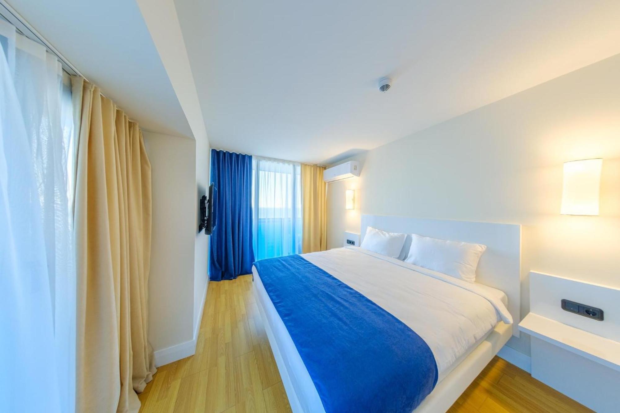 Panorama Sea View Central City Batumi & Aparthotel ภายนอก รูปภาพ